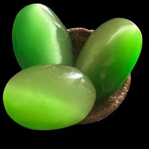 Green Cat's Eye Crystal Palm Stones